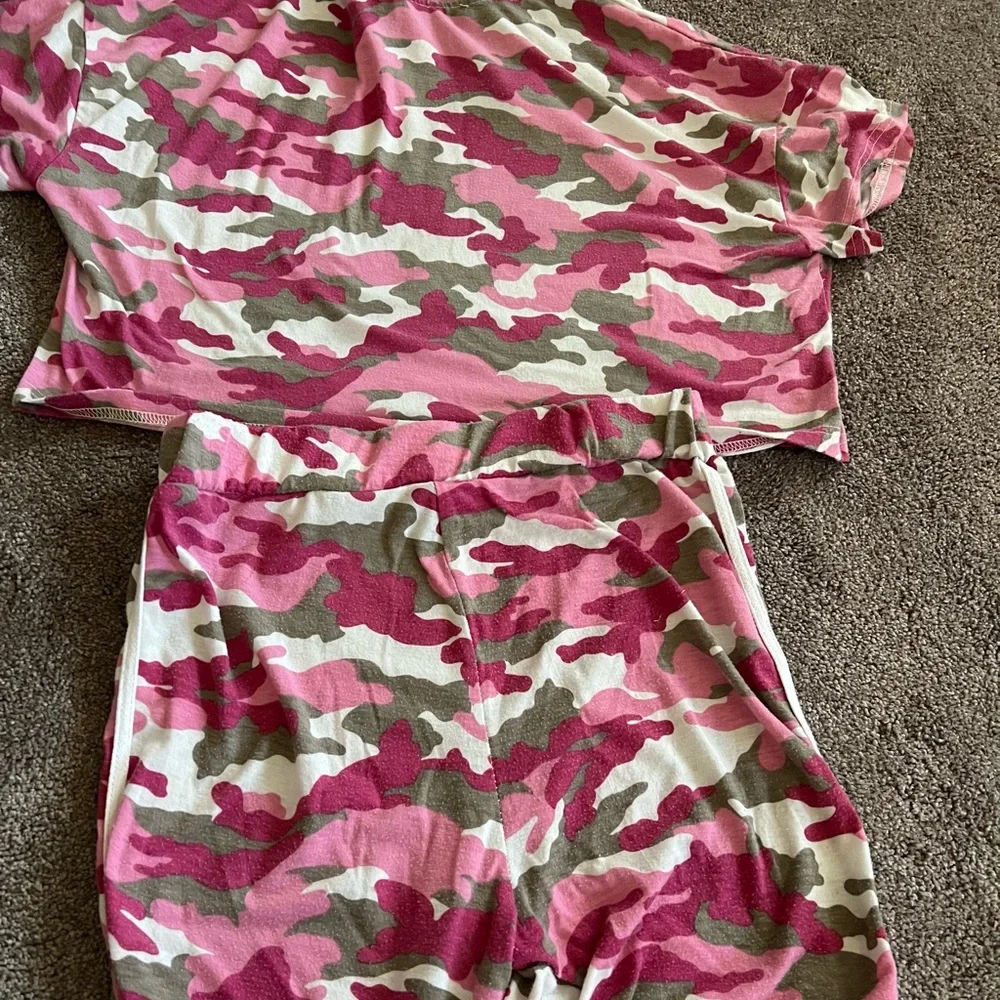 Lounge Matching Set - Picture 5 of 7